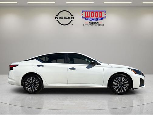 White 2024 Nissan Altima 2.5 SV