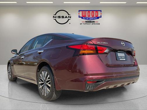 Garnet Pearl Me 2024 Nissan Altima 2.5 SV