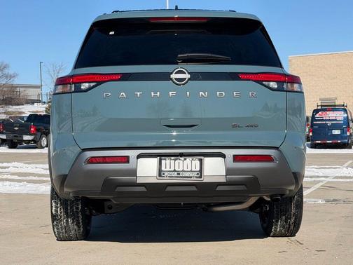 2026 Nissan Pathfinder SL