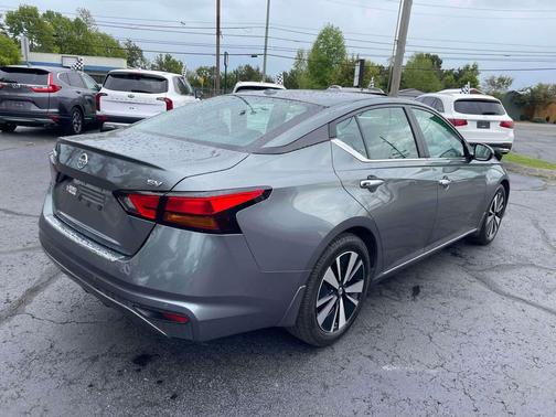 2022 Nissan Altima 2.5 SV
