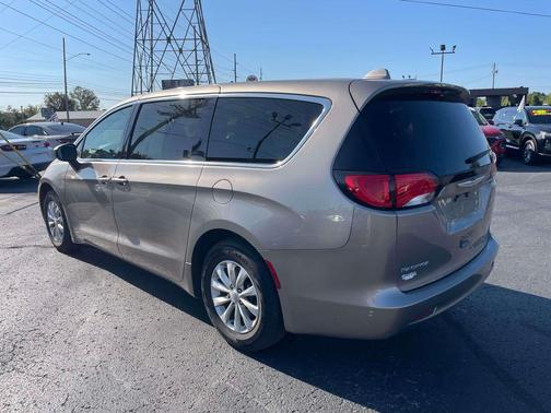 2017 Chrysler Pacifica Touring