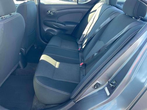 2016 Nissan Versa 1.6 SV
