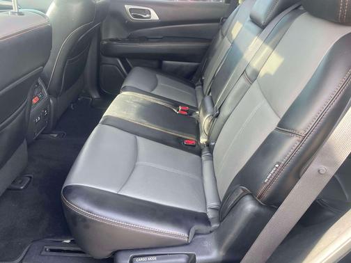 2020 Nissan Pathfinder SL 4WD