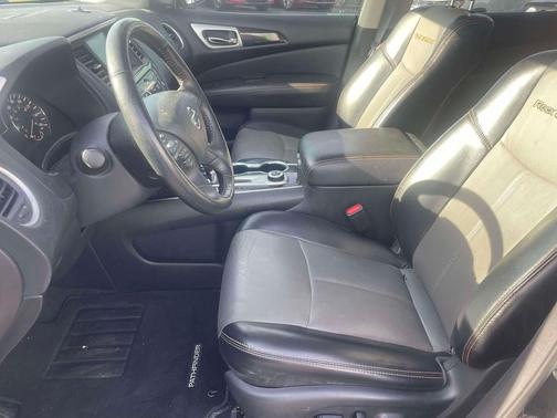 2020 Nissan Pathfinder SL 4WD