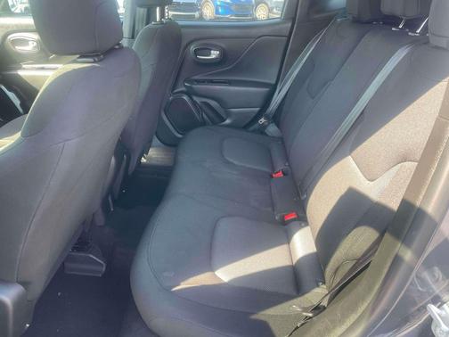 Graphite Gray 2023 Jeep Renegade Latitude