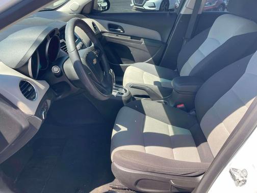 Summit White 2016 Chevrolet Cruze Limited LS