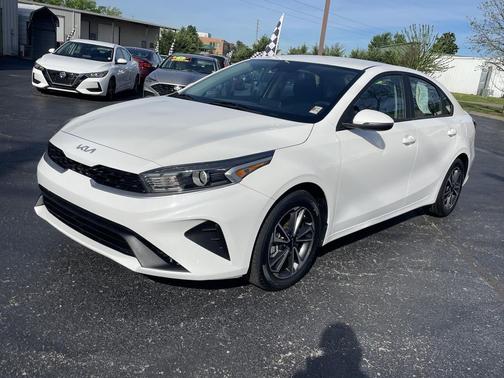 Snow White Pearl 2022 Kia Forte LXS