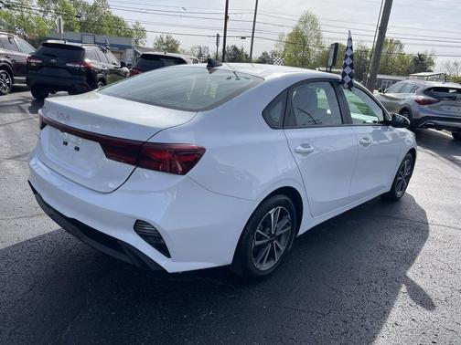 Snow White Pearl 2022 Kia Forte LXS