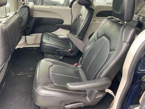 2020 Chrysler Voyager LXI