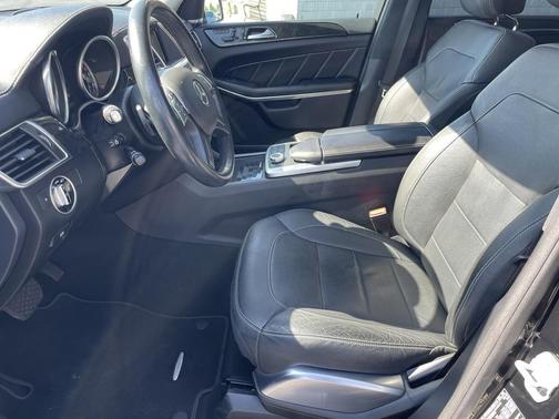 2016 Mercedes-Benz GL-Class GL550 4MATIC