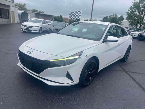 2021 Hyundai ELANTRA SEL
