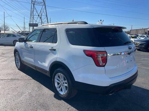 2017 Ford Explorer Base