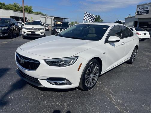 2018 Buick Regal Sportback Essence