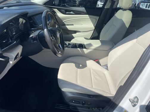 2018 Buick Regal Sportback Essence