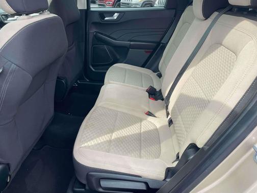 Desert Gold Metallic 2021 Ford Escape SE