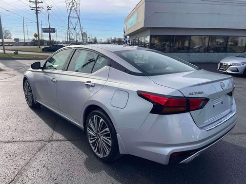 2023 Nissan Altima 2.5 SL