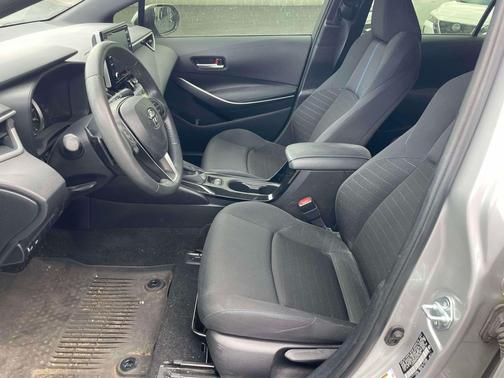 Classic Silver Metallic 2021 Toyota Corolla SE