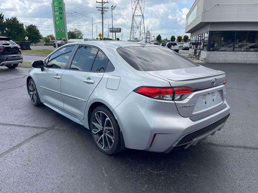 Classic Silver Metallic 2021 Toyota Corolla SE