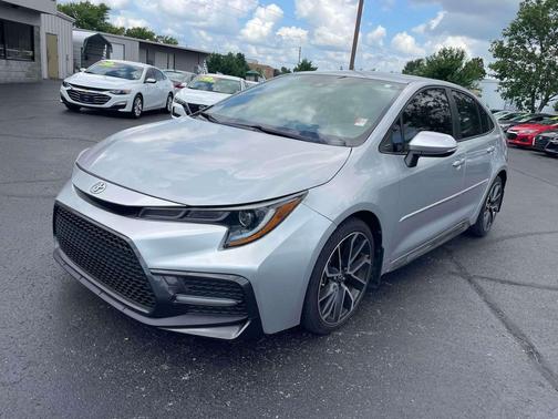 Classic Silver Metallic 2021 Toyota Corolla SE