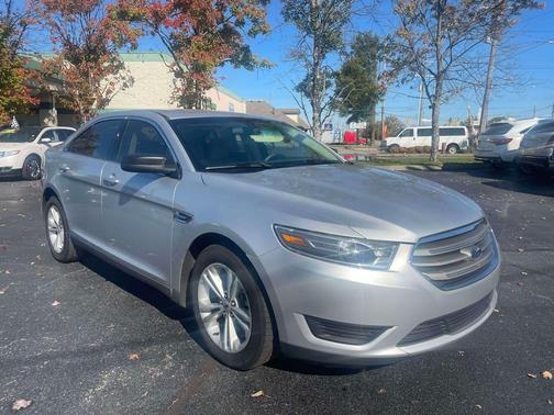 2019 Ford Taurus SE