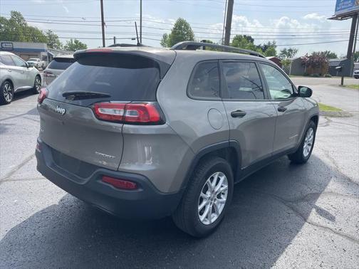 2016 Jeep Cherokee Sport