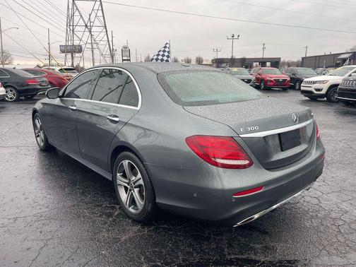 2017 Mercedes-Benz E-Class 4MATIC