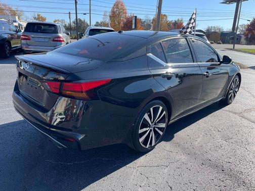 2020 Nissan Altima SR FWD