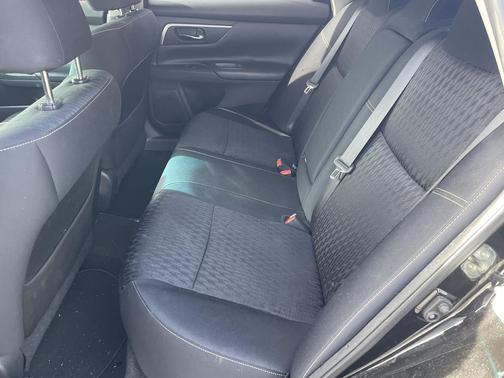 Super Black 2017 Nissan Altima 2.5 SV