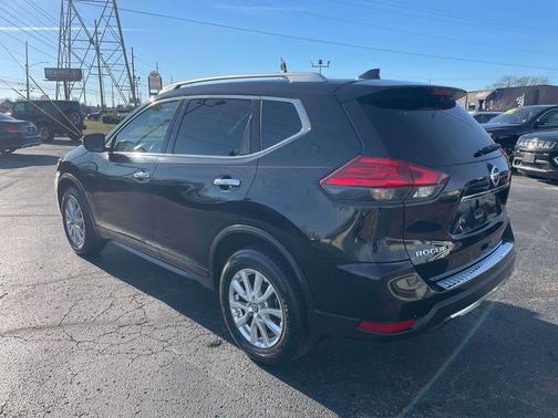 2017 Nissan Rogue SV