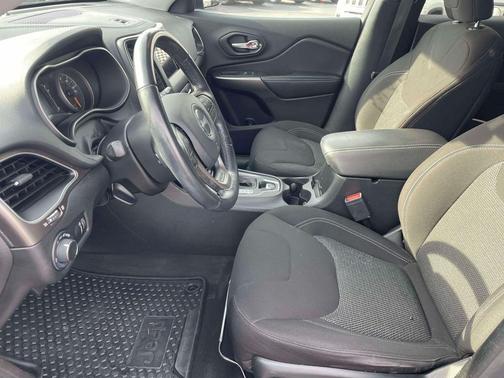 2020 Jeep Cherokee Latitude