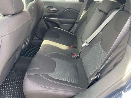 2020 Jeep Cherokee Latitude