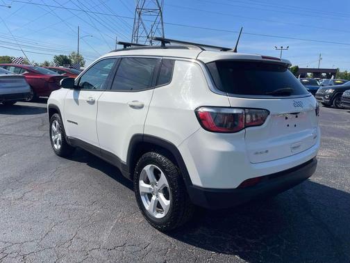 White Clearcoat 2017 Jeep New Compass Latitude