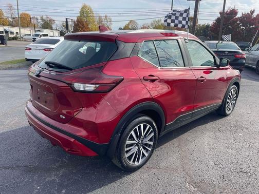 2022 Nissan Kicks SV