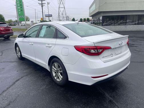 Quartz White Pearl 2015 Hyundai SONATA SE