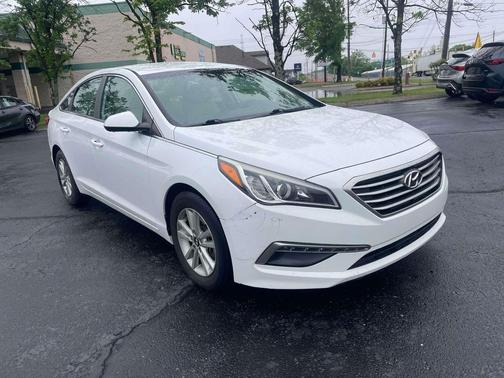 Quartz White Pearl 2015 Hyundai SONATA SE