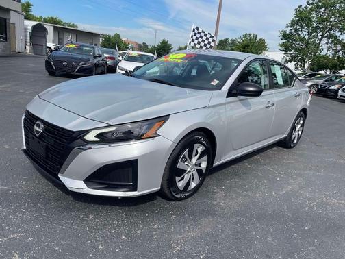 Brilliant Silver Metallic 2024 Nissan Altima S FWD