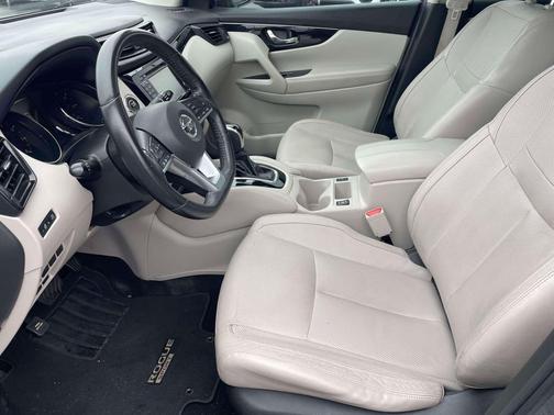 2017 Nissan Rogue Sport SL