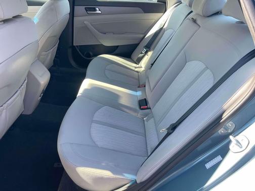 2016 Hyundai SONATA Hybrid SE