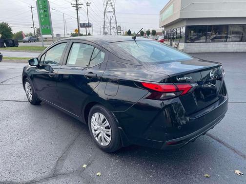 2020 Nissan Versa 1.6 S