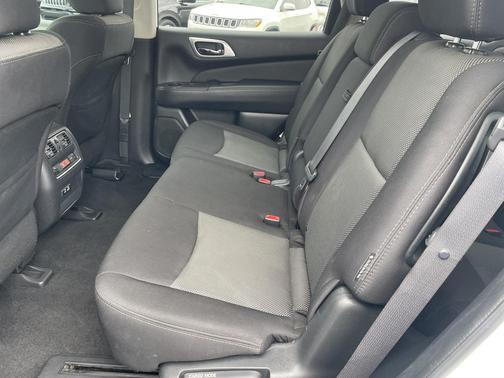 2020 Nissan Pathfinder SV FWD