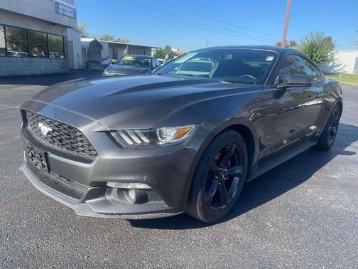 2016 Ford Mustang V6
