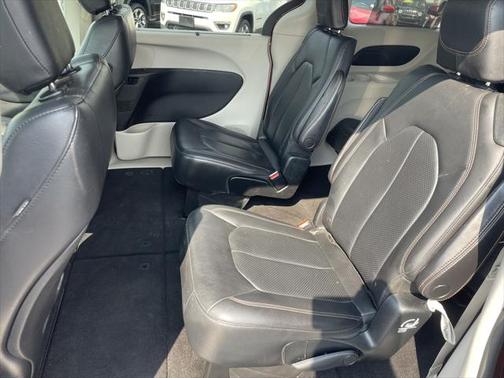 2018 Chrysler Pacifica Touring-L