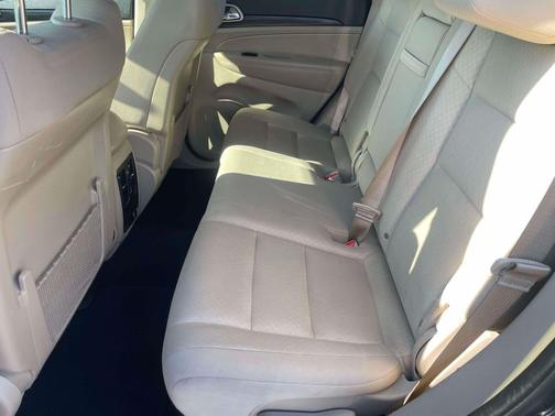 2020 Jeep Grand Cherokee Laredo