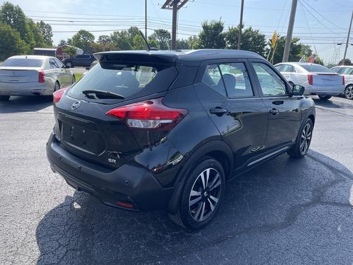 2020 Nissan Kicks SR