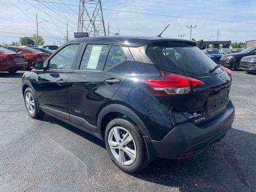 Super Black 2020 Nissan Kicks S
