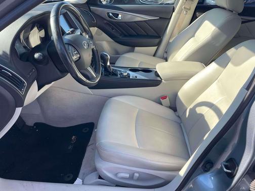 2015 INFINITI Q50 Premium