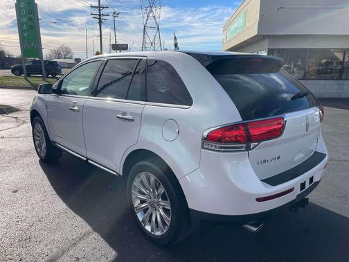 2015 Lincoln MKX Base