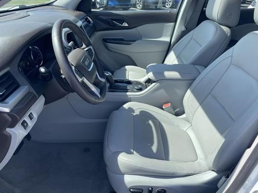 Summit White 2017 GMC Acadia SLT-2