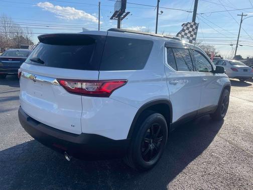 2021 Chevrolet Traverse LT Cloth