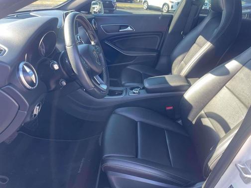 2016 Mercedes-Benz CLA-Class Base